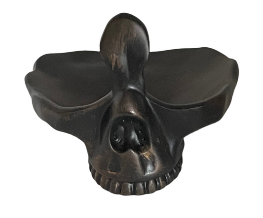 Skull glasses holder