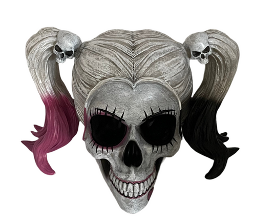 Little monster Harley Quinn skull figurine